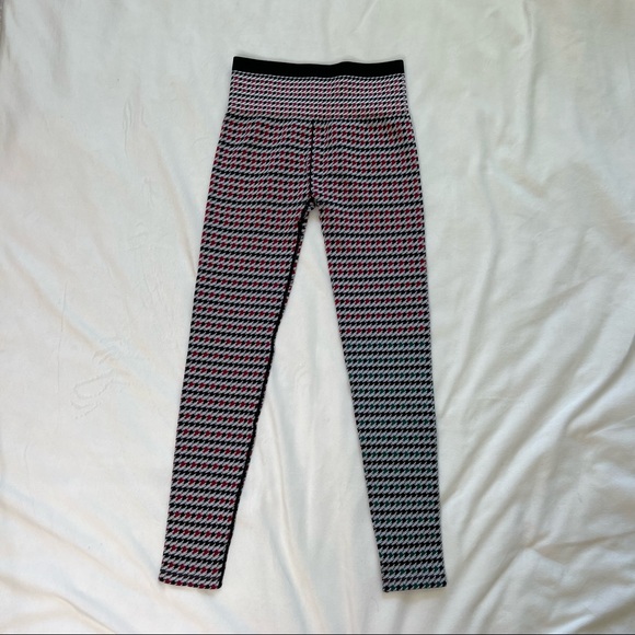 Fabletics- High-Waisted Seamless Check Legging - Picture 4 of 11